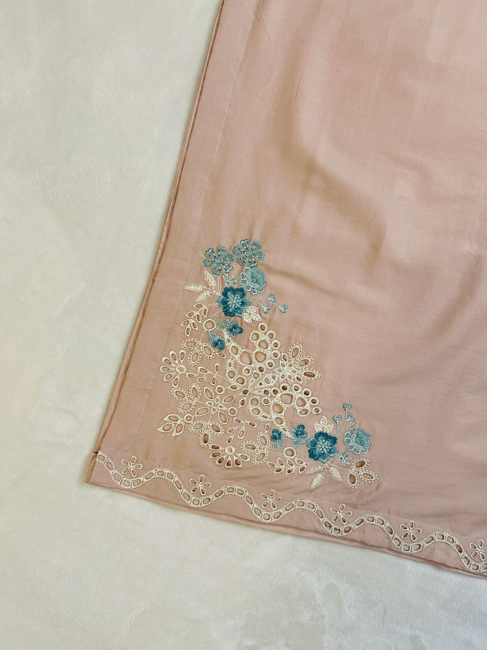 2 PIECE - EMBROIDERED SUIT - Image 4